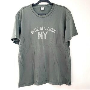 🎯3/$10 Old Navy Blue Mt. Lake NY Green Grey Tee L